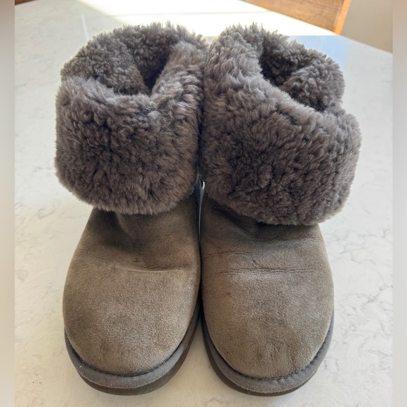 UGG gray fold over boots - Picture 10 of 12